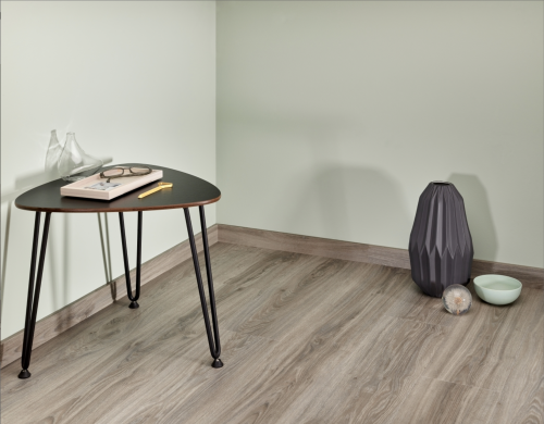 Listwa Moduleo ROOTS standardowa kolor i motyw wybranej podłogi. Wymiary: 240 x 6 x 1,25 cm