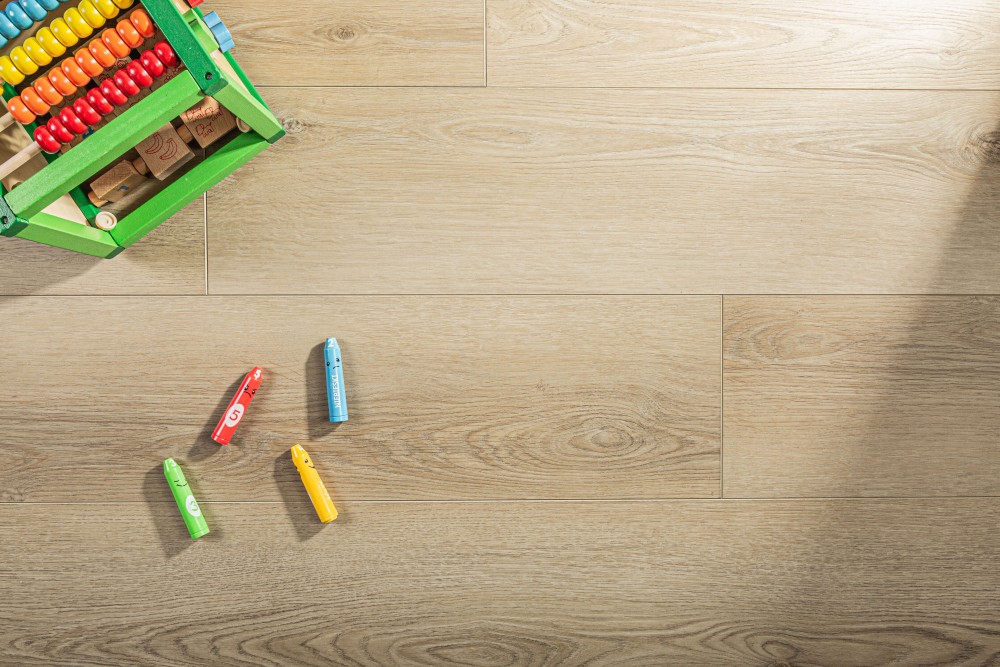 Panele Premium Floor – jodełka czy klasyczna deska? Jak dobrać układ podłogi do wnętrza